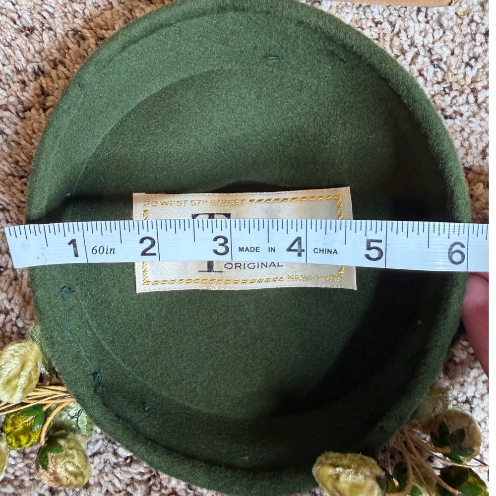 Vintage Trebor Original Green Velour Pillbox Hat France Miel Velvet Leaves 50s - Picture 9 of 10